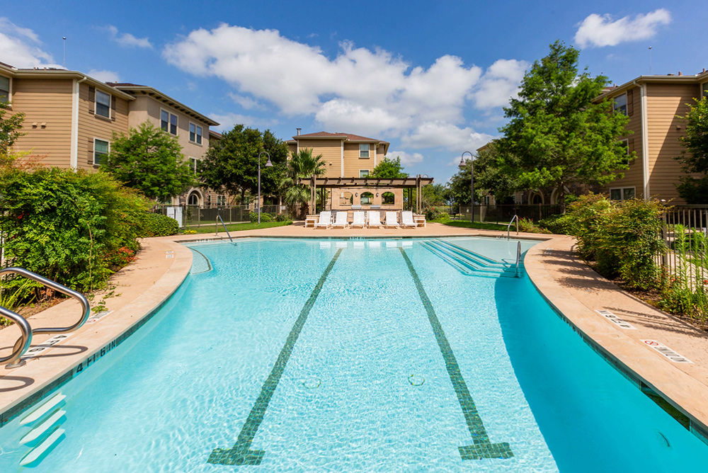 Luxury Apartment Buda Buda Apartment for Rent Huntington Senior at Buda